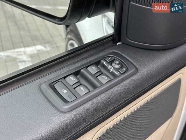 Білий Ленд Ровер Range Rover Sport, об'ємом двигуна 5 л та пробігом 120 тис. км за 13500 $, фото 60 на Automoto.ua