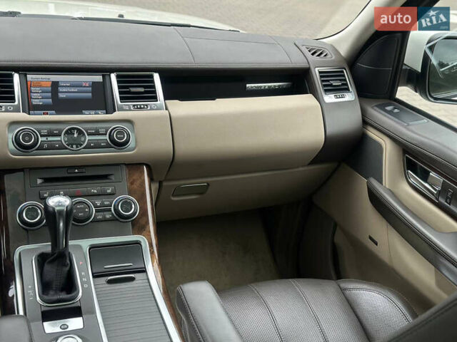 Білий Ленд Ровер Range Rover Sport, об'ємом двигуна 3.63 л та пробігом 202 тис. км за 15850 $, фото 27 на Automoto.ua