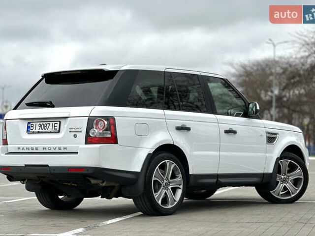 Білий Ленд Ровер Range Rover Sport, об'ємом двигуна 5 л та пробігом 120 тис. км за 13500 $, фото 18 на Automoto.ua