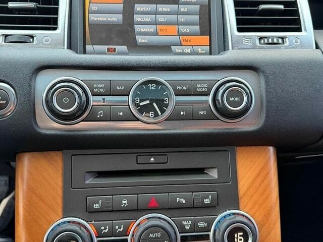 Білий Ленд Ровер Range Rover Sport, об'ємом двигуна 5 л та пробігом 180 тис. км за 10600 $, фото 24 на Automoto.ua