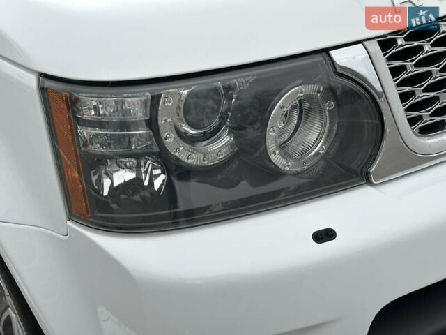 Білий Ленд Ровер Range Rover Sport, об'ємом двигуна 5 л та пробігом 120 тис. км за 15500 $, фото 23 на Automoto.ua