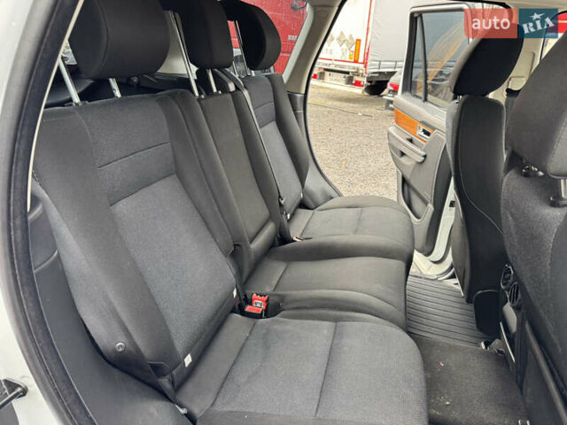 Белый Ленд Ровер Рендж Ровер Спорт, объемом двигателя 2.99 л и пробегом 320 тыс. км за 15000 $, фото 23 на Automoto.ua