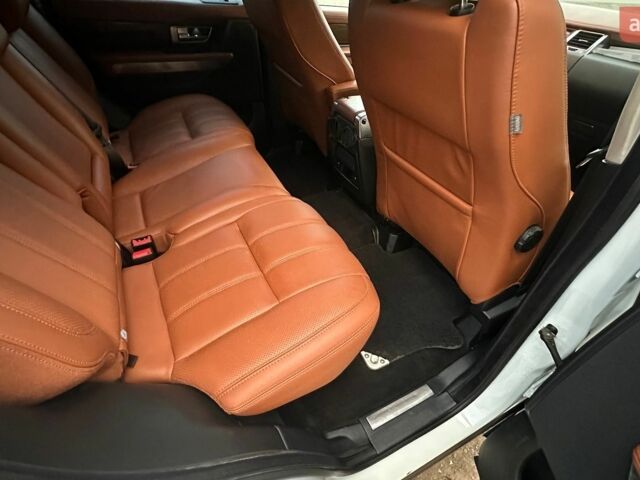 Білий Ленд Ровер Range Rover Sport, об'ємом двигуна 3 л та пробігом 213 тис. км за 15000 $, фото 13 на Automoto.ua