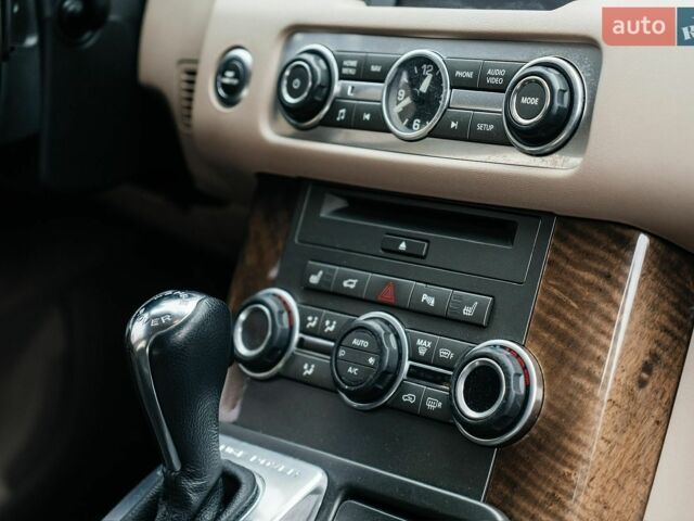 Білий Ленд Ровер Range Rover Sport, об'ємом двигуна 5 л та пробігом 157 тис. км за 12500 $, фото 15 на Automoto.ua