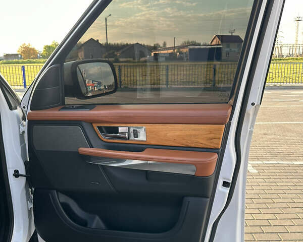 Белый Ленд Ровер Рендж Ровер Спорт, объемом двигателя 3 л и пробегом 284 тыс. км за 19500 $, фото 22 на Automoto.ua