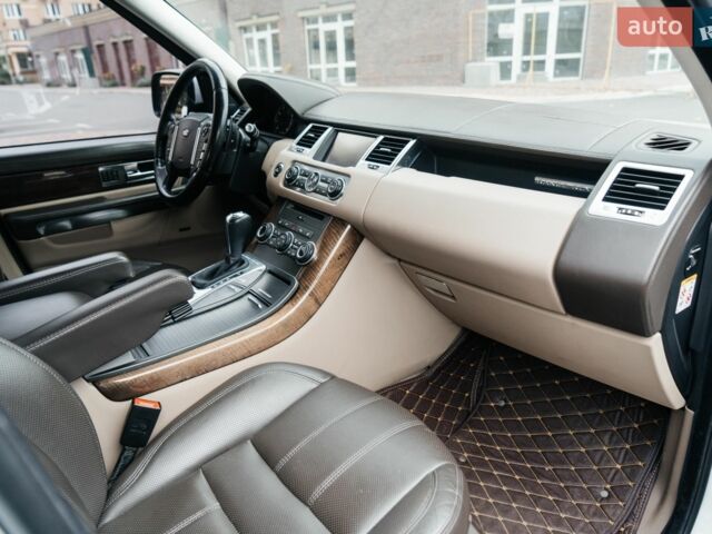 Білий Ленд Ровер Range Rover Sport, об'ємом двигуна 5 л та пробігом 148 тис. км за 15500 $, фото 29 на Automoto.ua