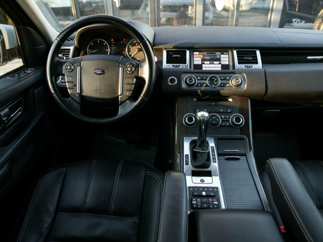 Білий Ленд Ровер Range Rover Sport, об'ємом двигуна 3 л та пробігом 190 тис. км за 20900 $, фото 16 на Automoto.ua