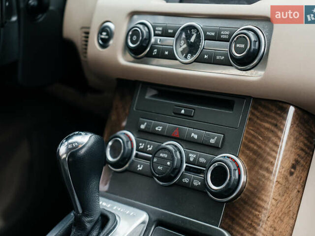 Білий Ленд Ровер Range Rover Sport, об'ємом двигуна 5 л та пробігом 147 тис. км за 15100 $, фото 11 на Automoto.ua