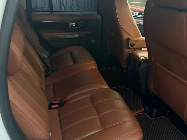 Білий Ленд Ровер Range Rover Sport, об'ємом двигуна 2.99 л та пробігом 180 тис. км за 17500 $, фото 2 на Automoto.ua