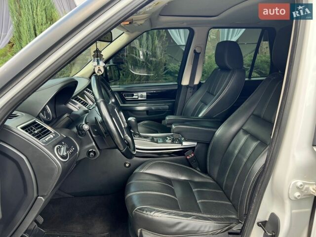 Білий Ленд Ровер Range Rover Sport, об'ємом двигуна 5 л та пробігом 150 тис. км за 14000 $, фото 22 на Automoto.ua