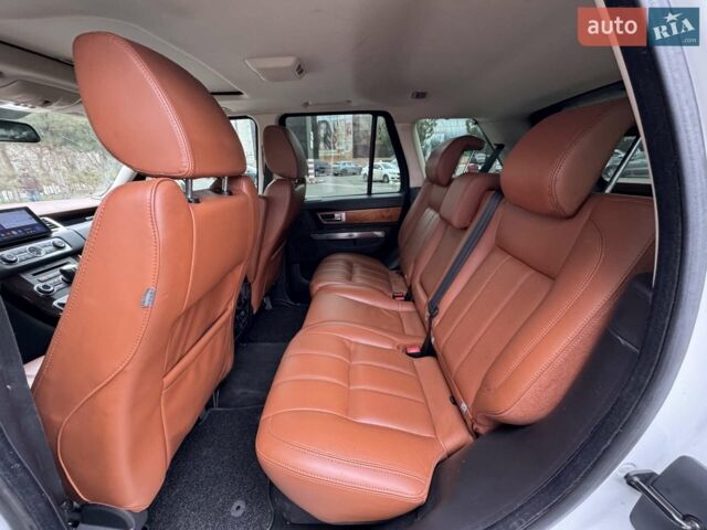 Білий Ленд Ровер Range Rover Sport, об'ємом двигуна 5 л та пробігом 212 тис. км за 12999 $, фото 12 на Automoto.ua