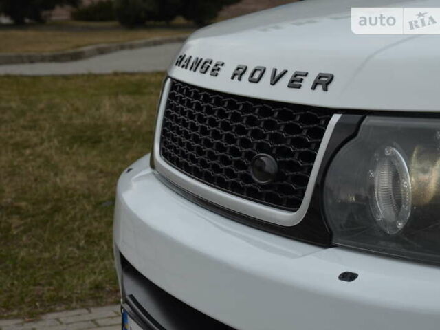 Білий Ленд Ровер Range Rover Sport, об'ємом двигуна 5 л та пробігом 209 тис. км за 13500 $, фото 27 на Automoto.ua