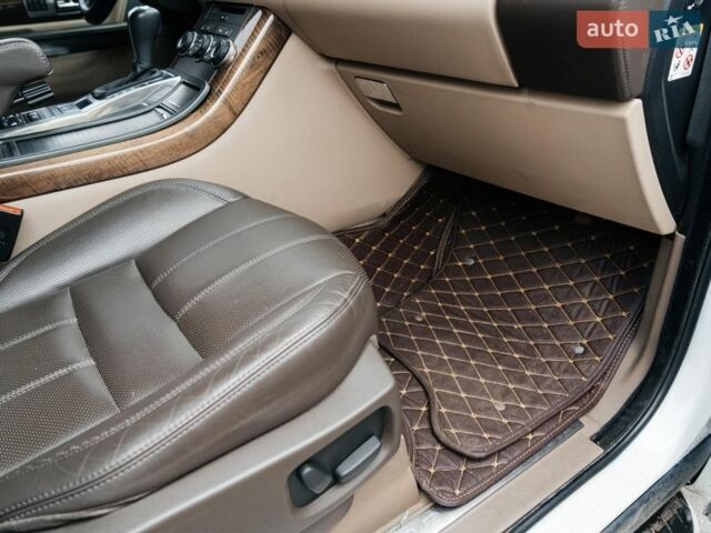 Білий Ленд Ровер Range Rover Sport, об'ємом двигуна 5 л та пробігом 148 тис. км за 15500 $, фото 33 на Automoto.ua