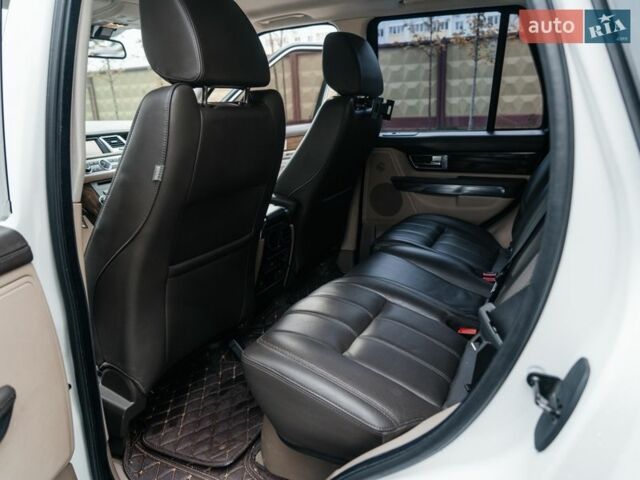 Білий Ленд Ровер Range Rover Sport, об'ємом двигуна 5 л та пробігом 148 тис. км за 15500 $, фото 21 на Automoto.ua