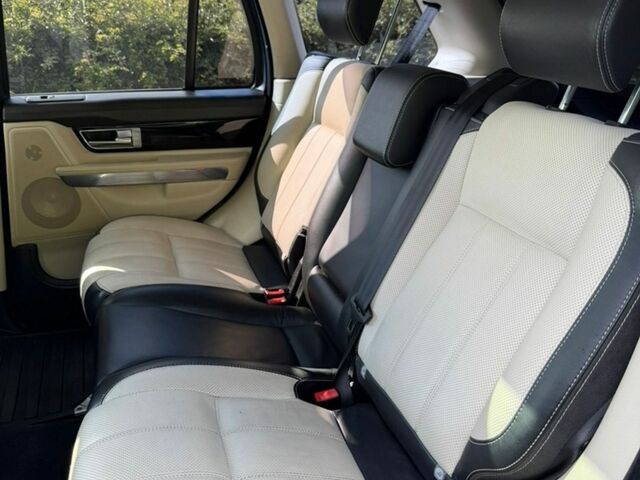 Білий Ленд Ровер Range Rover Sport, об'ємом двигуна 5 л та пробігом 175 тис. км за 15000 $, фото 12 на Automoto.ua