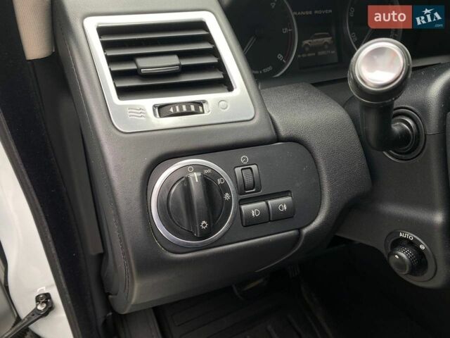 Білий Ленд Ровер Range Rover Sport, об'ємом двигуна 2.99 л та пробігом 99 тис. км за 19800 $, фото 12 на Automoto.ua