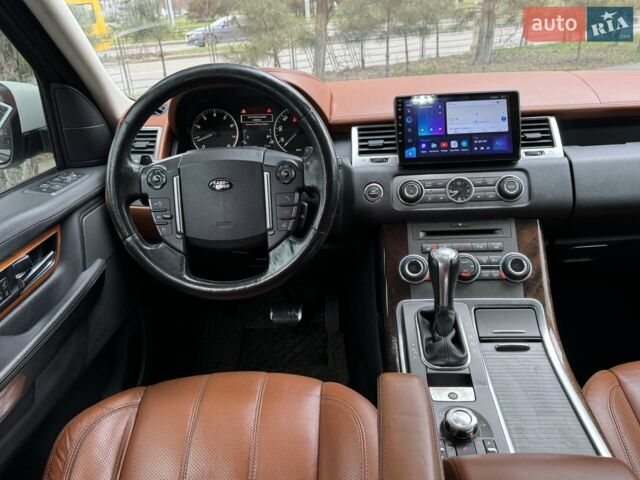 Білий Ленд Ровер Range Rover Sport, об'ємом двигуна 5 л та пробігом 212 тис. км за 12999 $, фото 14 на Automoto.ua