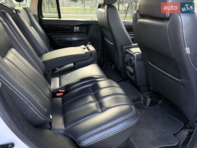 Білий Ленд Ровер Range Rover Sport, об'ємом двигуна 5 л та пробігом 156 тис. км за 14000 $, фото 14 на Automoto.ua