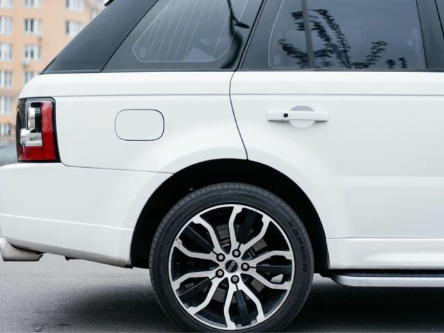 Білий Ленд Ровер Range Rover Sport, об'ємом двигуна 5 л та пробігом 147 тис. км за 15100 $, фото 2 на Automoto.ua