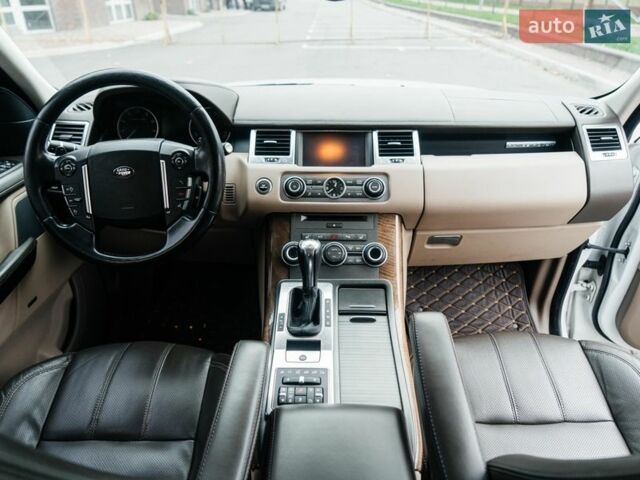 Білий Ленд Ровер Range Rover Sport, об'ємом двигуна 5 л та пробігом 148 тис. км за 15500 $, фото 36 на Automoto.ua