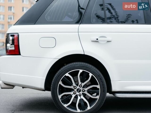 Білий Ленд Ровер Range Rover Sport, об'ємом двигуна 5 л та пробігом 148 тис. км за 15500 $, фото 9 на Automoto.ua
