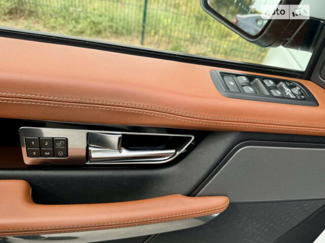 Білий Ленд Ровер Range Rover Sport, об'ємом двигуна 5 л та пробігом 149 тис. км за 11000 $, фото 15 на Automoto.ua