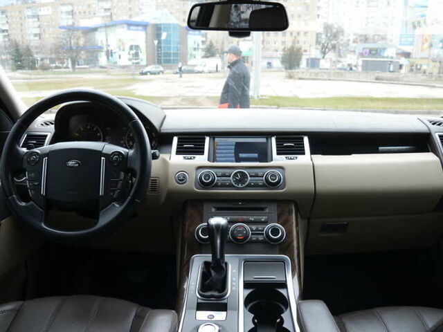 Білий Ленд Ровер Range Rover Sport, об'ємом двигуна 5 л та пробігом 209 тис. км за 13500 $, фото 66 на Automoto.ua