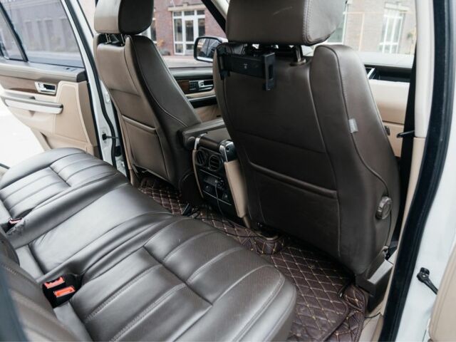 Білий Ленд Ровер Range Rover Sport, об'ємом двигуна 5 л та пробігом 147 тис. км за 15100 $, фото 8 на Automoto.ua