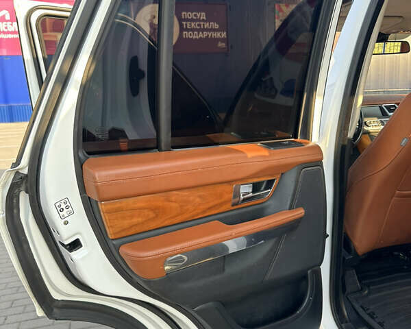 Белый Ленд Ровер Рендж Ровер Спорт, объемом двигателя 3 л и пробегом 284 тыс. км за 19500 $, фото 6 на Automoto.ua