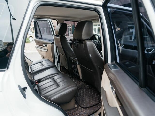 Білий Ленд Ровер Range Rover Sport, об'ємом двигуна 5 л та пробігом 147 тис. км за 15100 $, фото 9 на Automoto.ua