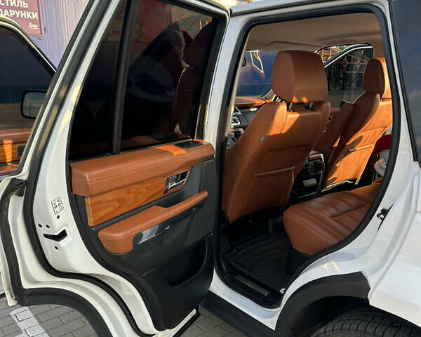 Белый Ленд Ровер Рендж Ровер Спорт, объемом двигателя 3 л и пробегом 284 тыс. км за 19500 $, фото 30 на Automoto.ua