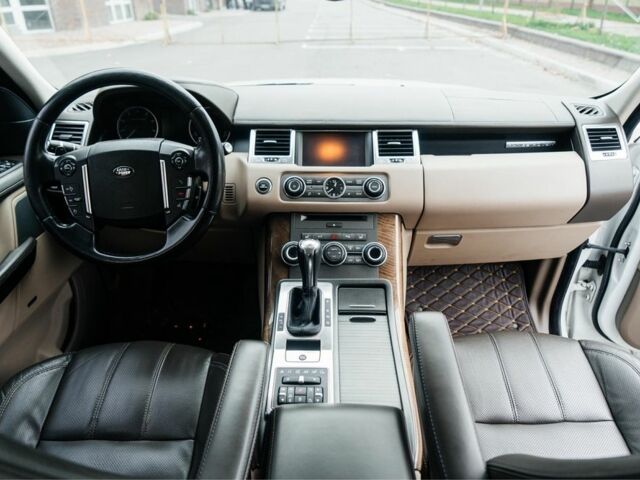 Білий Ленд Ровер Range Rover Sport, об'ємом двигуна 5 л та пробігом 147 тис. км за 15100 $, фото 11 на Automoto.ua