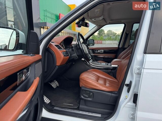 Білий Ленд Ровер Range Rover Sport, об'ємом двигуна 5 л та пробігом 181 тис. км за 12700 $, фото 14 на Automoto.ua