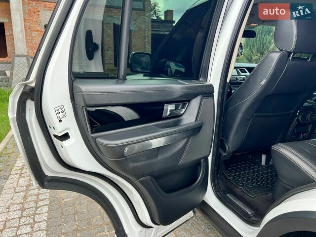 Білий Ленд Ровер Range Rover Sport, об'ємом двигуна 5 л та пробігом 150 тис. км за 14000 $, фото 24 на Automoto.ua
