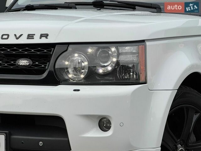 Білий Ленд Ровер Range Rover Sport, об'ємом двигуна 5 л та пробігом 181 тис. км за 12700 $, фото 11 на Automoto.ua