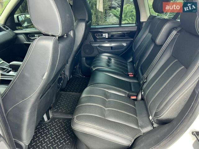 Білий Ленд Ровер Range Rover Sport, об'ємом двигуна 5 л та пробігом 150 тис. км за 14000 $, фото 19 на Automoto.ua