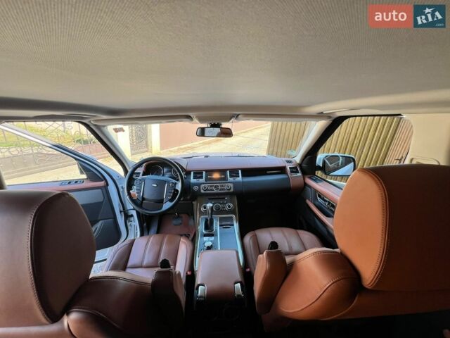 Білий Ленд Ровер Range Rover Sport, об'ємом двигуна 3 л та пробігом 262 тис. км за 18000 $, фото 20 на Automoto.ua