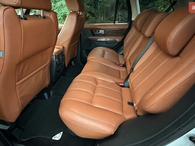 Білий Ленд Ровер Range Rover Sport, об'ємом двигуна 3 л та пробігом 213 тис. км за 15000 $, фото 16 на Automoto.ua