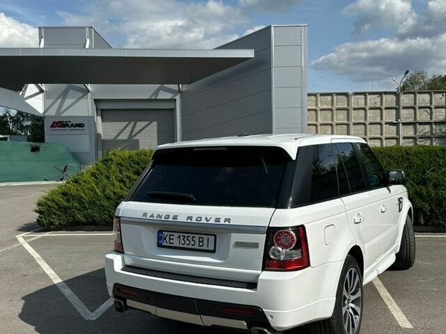 Білий Ленд Ровер Range Rover Sport, об'ємом двигуна 5 л та пробігом 167 тис. км за 17000 $, фото 11 на Automoto.ua