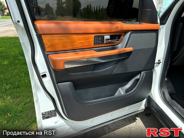 Белый Ленд Ровер Рендж Ровер Спорт, объемом двигателя 3 л и пробегом 167 тыс. км за 18500 $, фото 4 на Automoto.ua