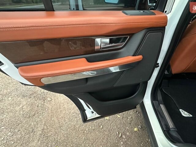 Білий Ленд Ровер Range Rover Sport, об'ємом двигуна 3 л та пробігом 213 тис. км за 15000 $, фото 17 на Automoto.ua