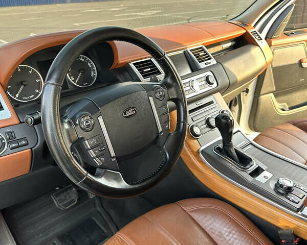 Белый Ленд Ровер Рендж Ровер Спорт, объемом двигателя 3 л и пробегом 284 тыс. км за 19500 $, фото 11 на Automoto.ua