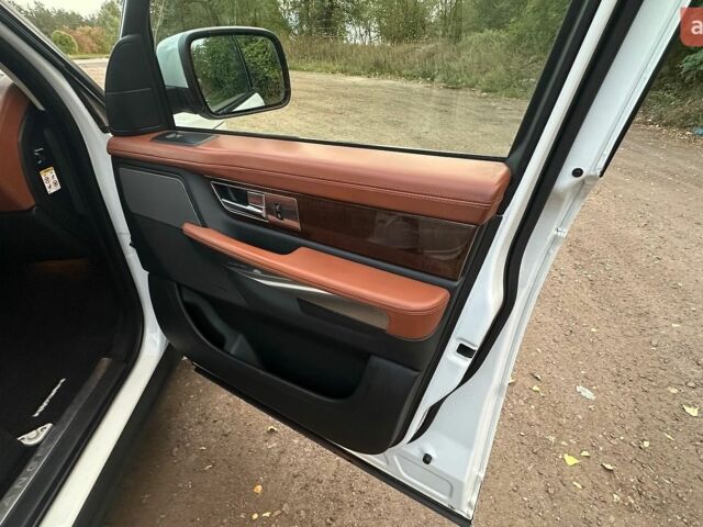 Білий Ленд Ровер Range Rover Sport, об'ємом двигуна 3 л та пробігом 213 тис. км за 15000 $, фото 12 на Automoto.ua