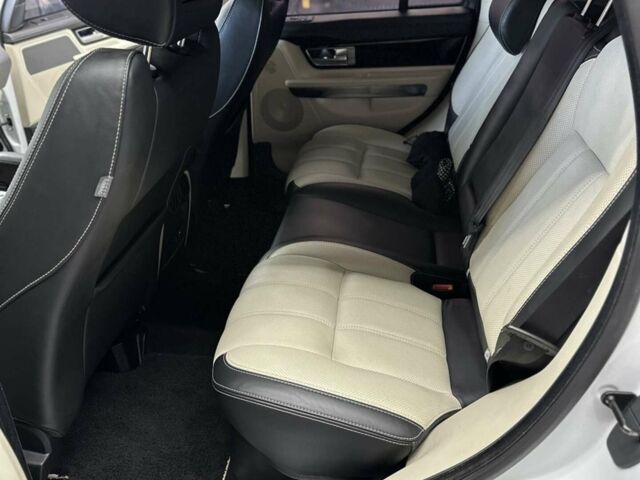 Білий Ленд Ровер Range Rover Sport, об'ємом двигуна 2.99 л та пробігом 208 тис. км за 20500 $, фото 13 на Automoto.ua