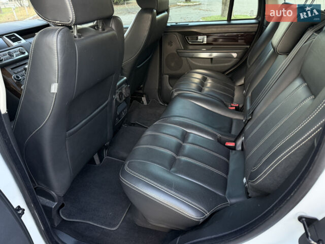 Білий Ленд Ровер Range Rover Sport, об'ємом двигуна 5 л та пробігом 156 тис. км за 14000 $, фото 13 на Automoto.ua