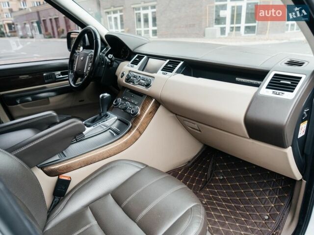 Білий Ленд Ровер Range Rover Sport, об'ємом двигуна 5 л та пробігом 148 тис. км за 15500 $, фото 29 на Automoto.ua