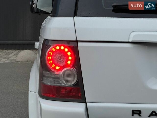 Білий Ленд Ровер Range Rover Sport, об'ємом двигуна 5 л та пробігом 181 тис. км за 12700 $, фото 13 на Automoto.ua