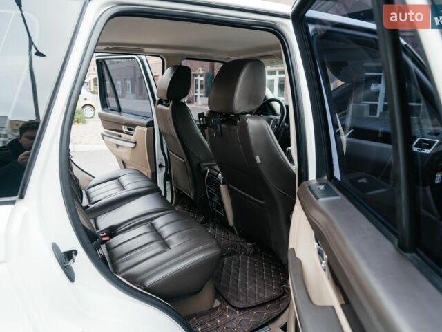 Білий Ленд Ровер Range Rover Sport, об'ємом двигуна 5 л та пробігом 148 тис. км за 15500 $, фото 30 на Automoto.ua