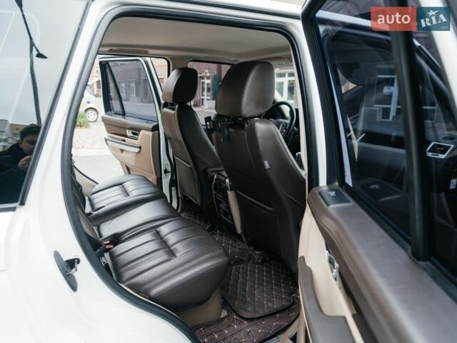 Білий Ленд Ровер Range Rover Sport, об'ємом двигуна 5 л та пробігом 148 тис. км за 15500 $, фото 30 на Automoto.ua