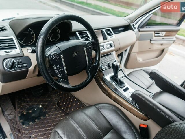Білий Ленд Ровер Range Rover Sport, об'ємом двигуна 5 л та пробігом 157 тис. км за 12500 $, фото 17 на Automoto.ua